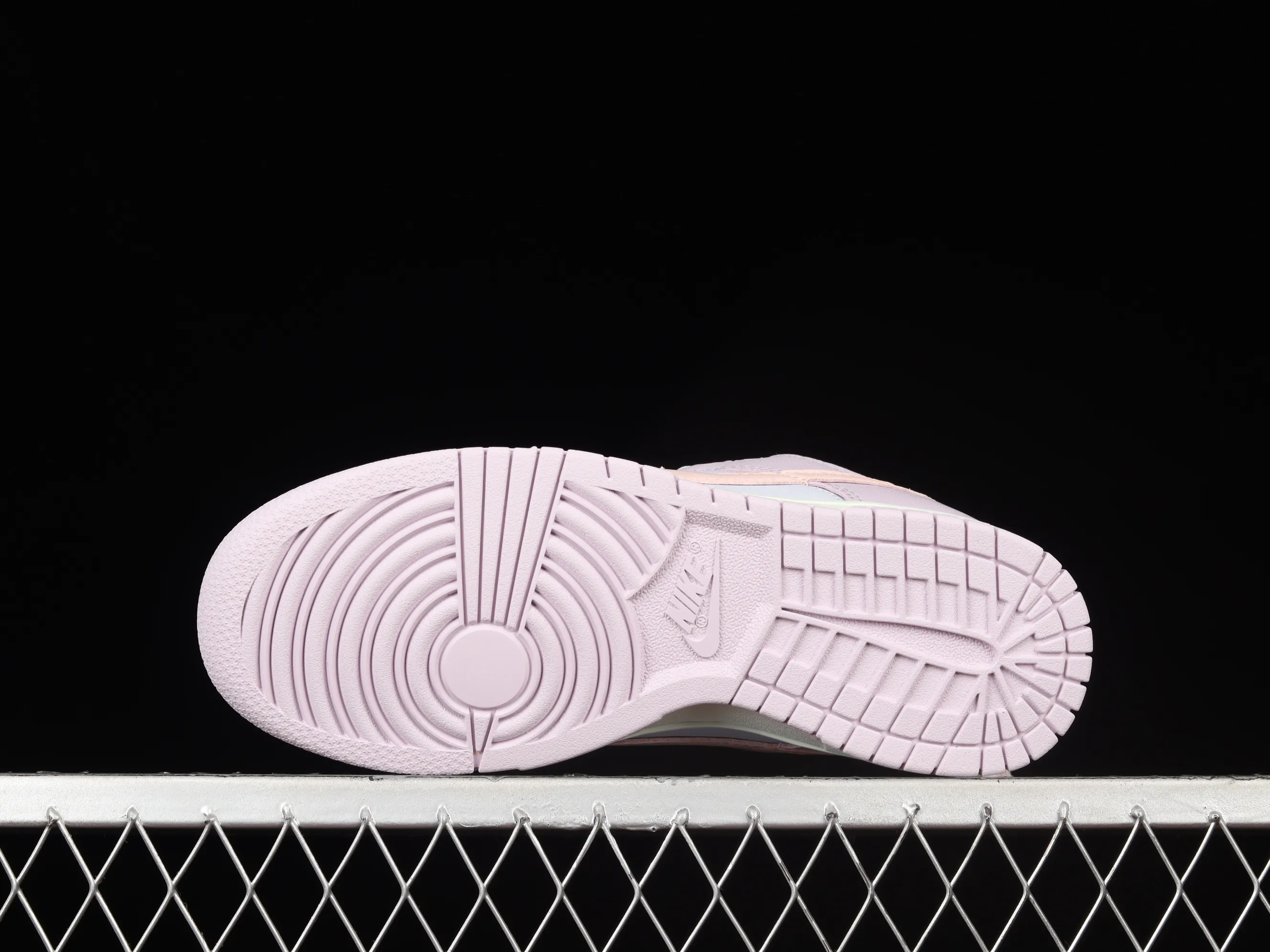 All categories Nk SB Dunk series Nk SB Dunk Low low-top sneakers F version special price Nk Dunk SB Low blue purple pink SB smashed backboard fashion casual sneakers DD1503-001
